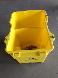 BALDE 30L S/ ESPREMEDOR AMARELO