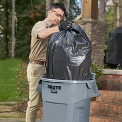 RECIPIENTE BRUTE 121 LITROS CINZA COM TAMPA